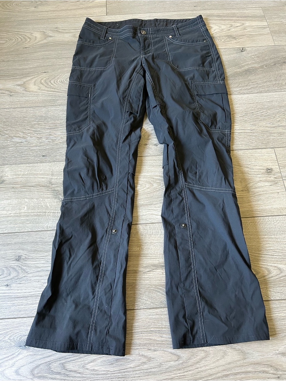 Kuhl Women's Gray Multi pocket Cargo Roll up hem Hiking Pants Size 10